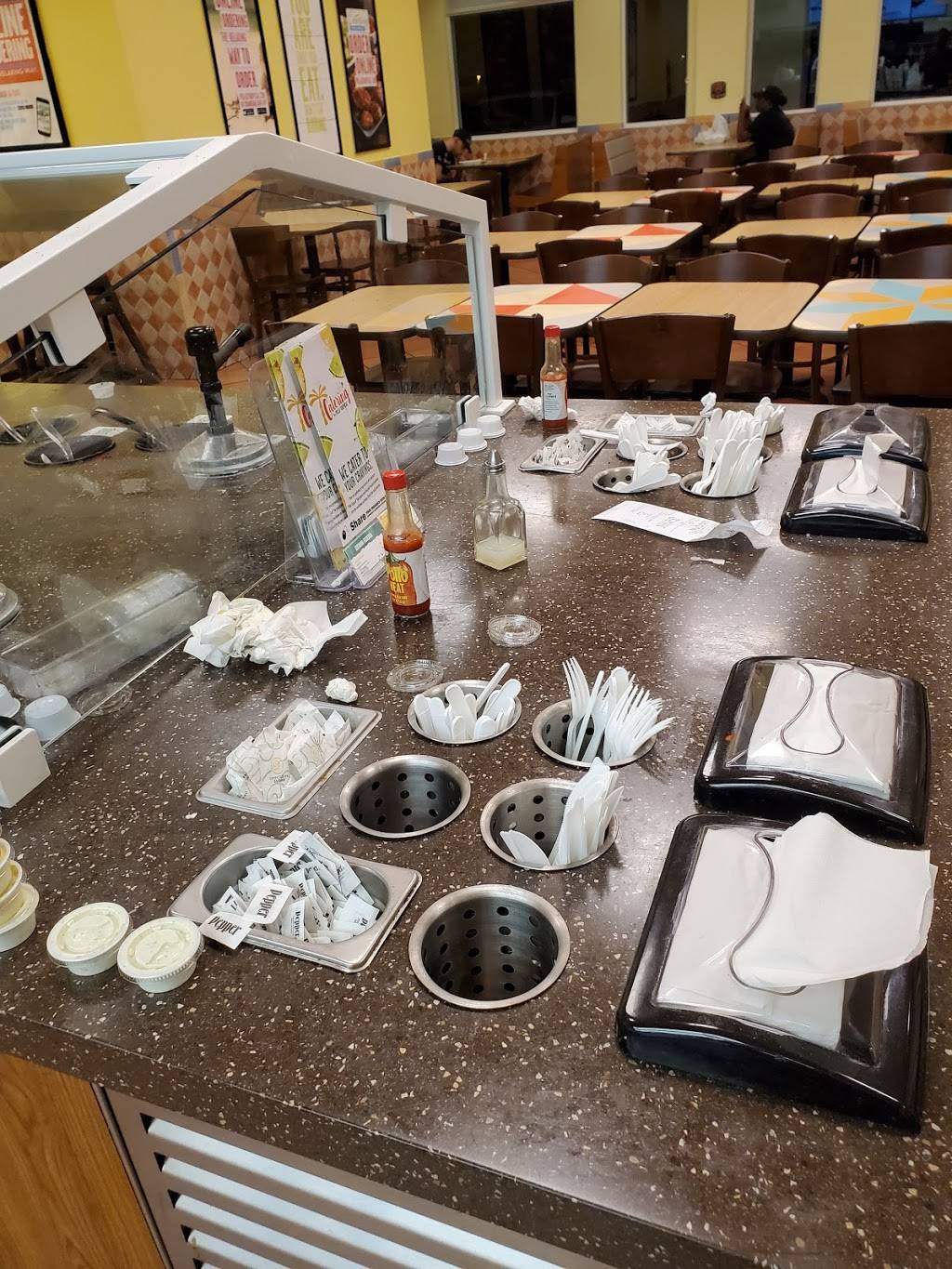 Pollo Tropical | restaurant | 17539 Pines Blvd, Pembroke Pines, FL 33029, USA | 9544359886 OR +1 954-435-9886