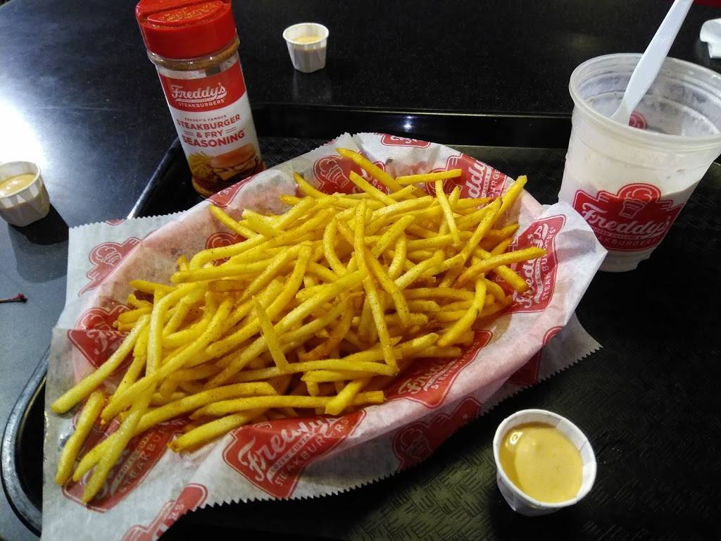 Freddys Frozen Custard & Steakburgers | restaurant | 530 W Shawnee St, Muskogee, OK 74401, USA | 9189139202 OR +1 918-913-9202