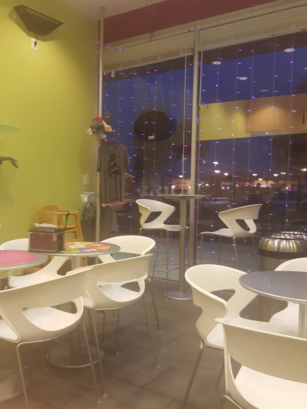 Menchies | restaurant | 10418 Campus Way S, Largo, MD 20774, USA | 3013502710 OR +1 301-350-2710