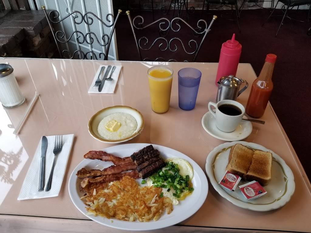 Akis Village Inn | restaurant | 3710 W Martin Luther King Jr Blvd, Los Angeles, CA 90008, USA | 3232942440 OR +1 323-294-2440