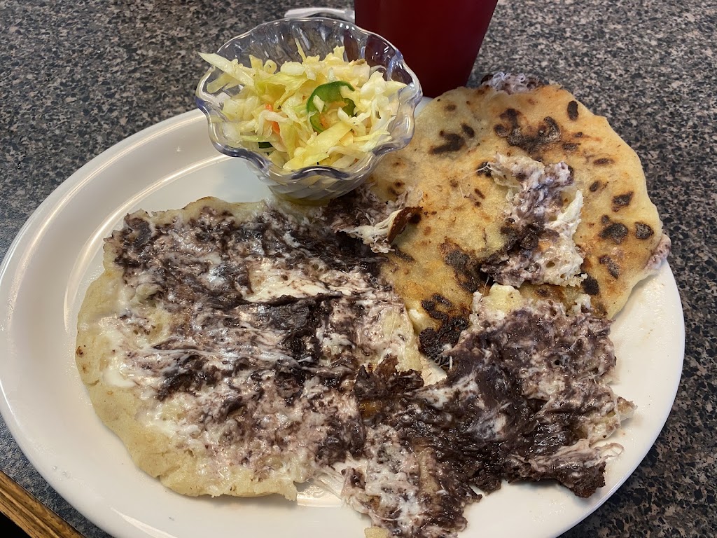 La chele 2. Pupuseria y restaurante | restaurant | 811 S Mt Olive St, Siloam Springs, AR 72761, USA | 4793732451 OR +1 479-373-2451