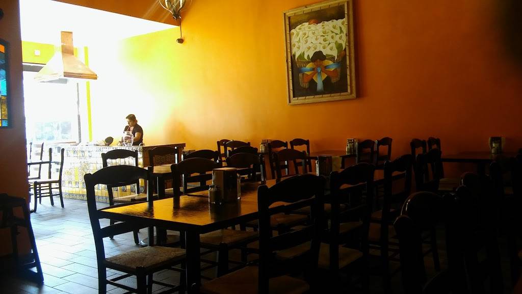 La Casa De Samuel | restaurant | 120 N Genesee St, Waukegan, IL 60085, USA | 8476728730 OR +1 847-672-8730