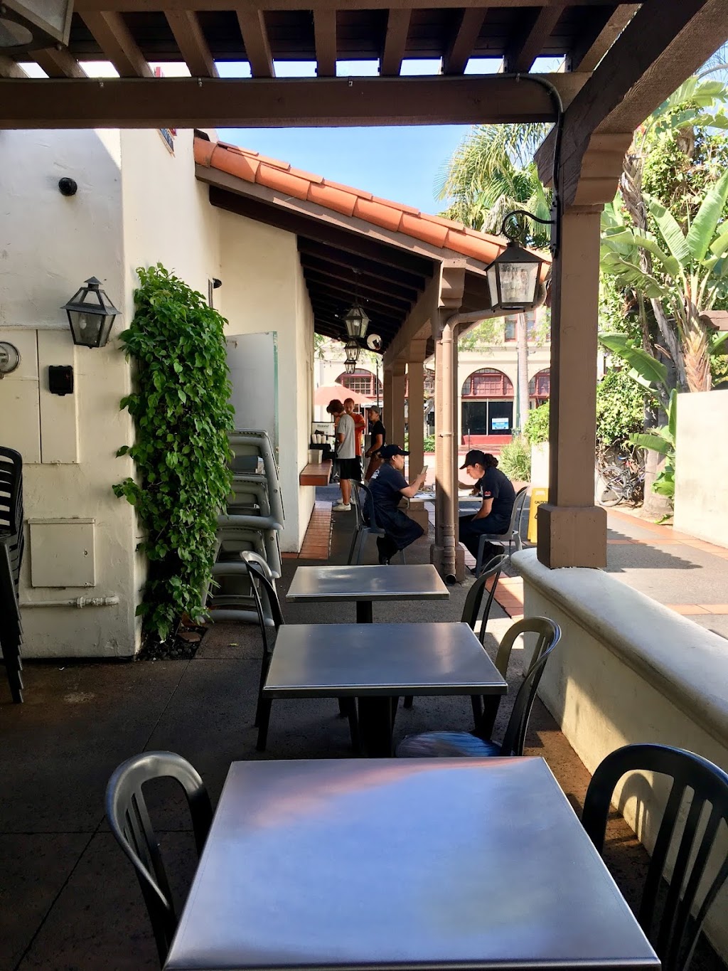 The Habit Burger Grill | restaurant | 628 State St, Santa Barbara, CA 93101, USA | 8058925400 OR +1 805-892-5400