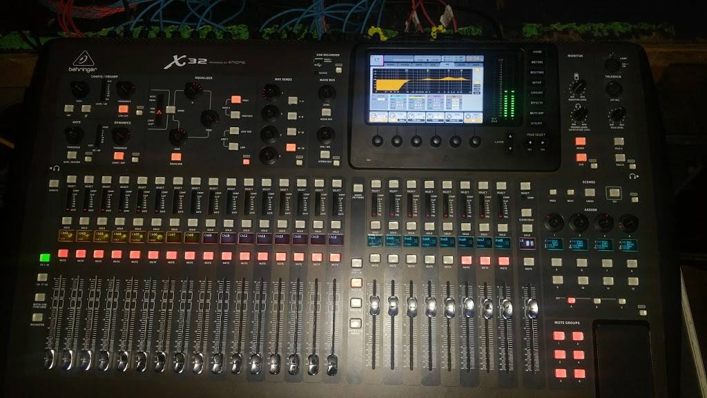 Candela Bar And Grill | restaurant | 8526 W Golf Rd, Niles, IL 60714, USA | 8474147973 OR +1 847-414-7973