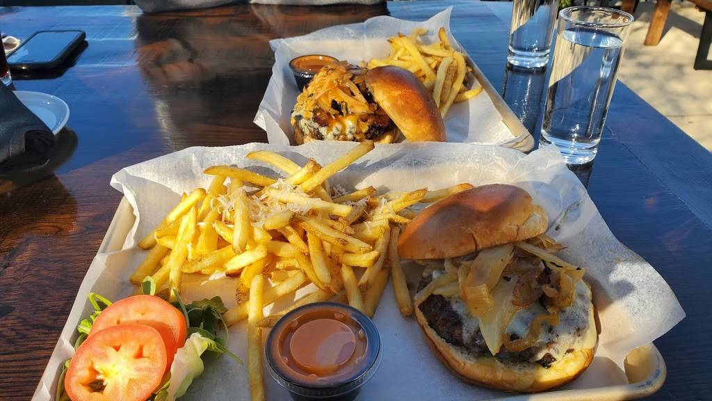 The Grateful Crow | restaurant | 420 N Main St, Chelsea, MI 48118, USA | 7345622903 OR +1 734-562-2903