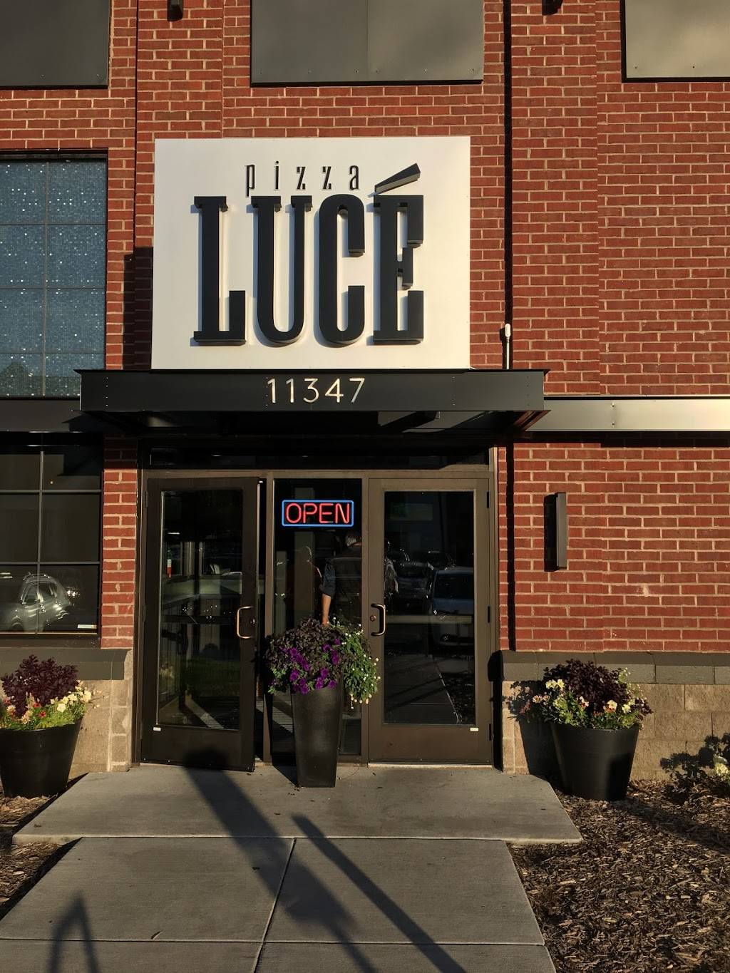 Pizza Lucé | restaurant | 11347 Viking Dr, Eden Prairie, MN 55344, USA | 9529994244 OR +1 952-999-4244