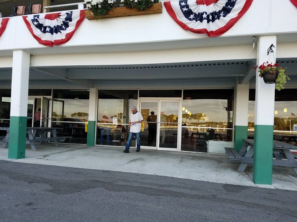 Tampa Bay Downs | restaurant | 11225 Race Track Rd, Tampa, FL 33626, USA | 8138554401 OR +1 813-855-4401