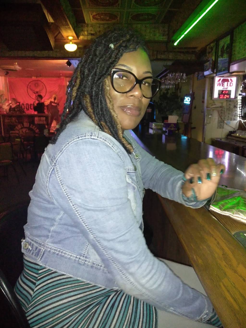 Weebles Bar & Grill | restaurant | 3725 Shadeland Ave, Indianapolis, IN 46226, USA | 3175418471 OR +1 317-541-8471