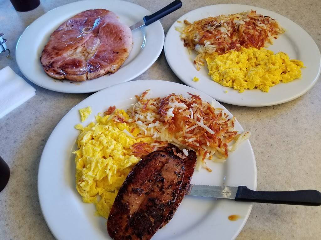 Molly Browns Country Cafe | restaurant | 15775 Mojave Dr, Victorville, CA 92394, USA | 7602414900 OR +1 760-241-4900