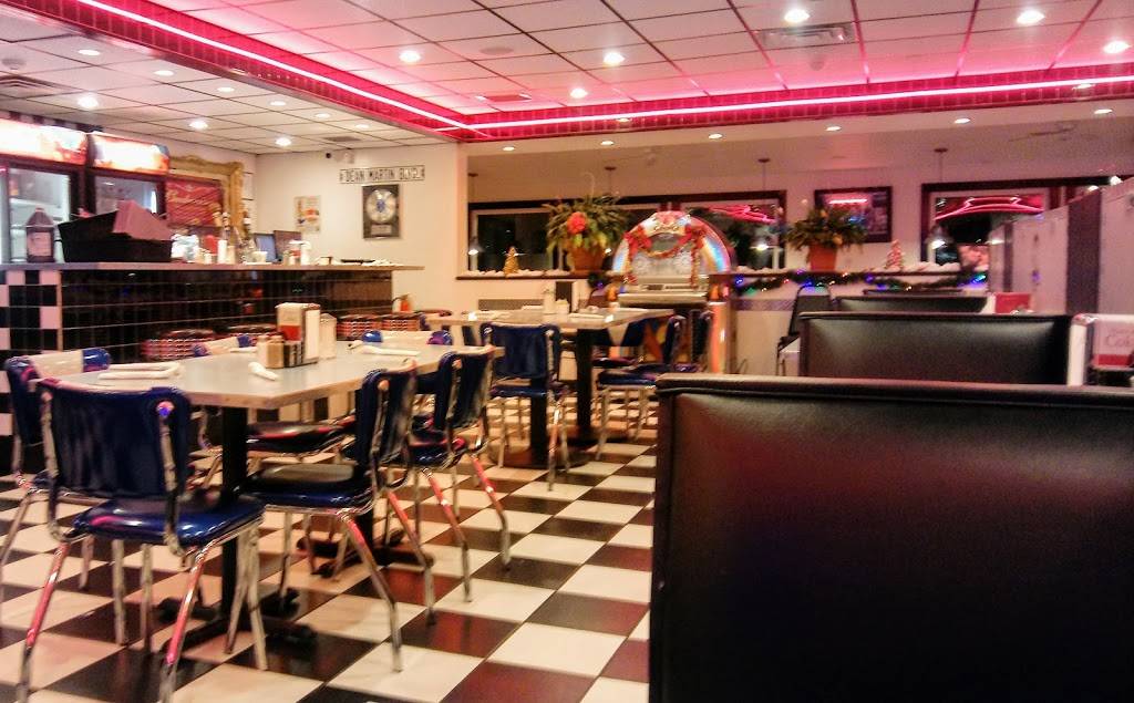Misty Moonlight Diner | restaurant | 565 Dalton Ave, Pittsfield, MA 01201, USA | 4134992483 OR +1 413-499-2483