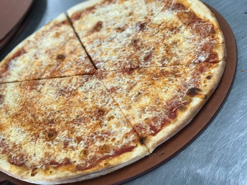 Freedas Pizza & Calzone | restaurant | Parelli Optical, 38 Enon St R, Beverly, MA 01915, USA | 9789690999 OR +1 978-969-0999