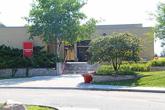 Gateway Hotel and Conference Center | restaurant | 2100 Green Hills Dr, Ames, IA 50014, USA | 5152928600 OR +1 515-292-8600