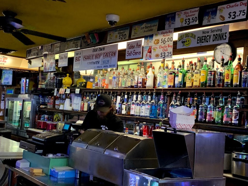 Miles Inn | restaurant | 2622 Leech Ave, Sioux City, IA 51106, USA | 7122769825 OR +1 712-276-9825