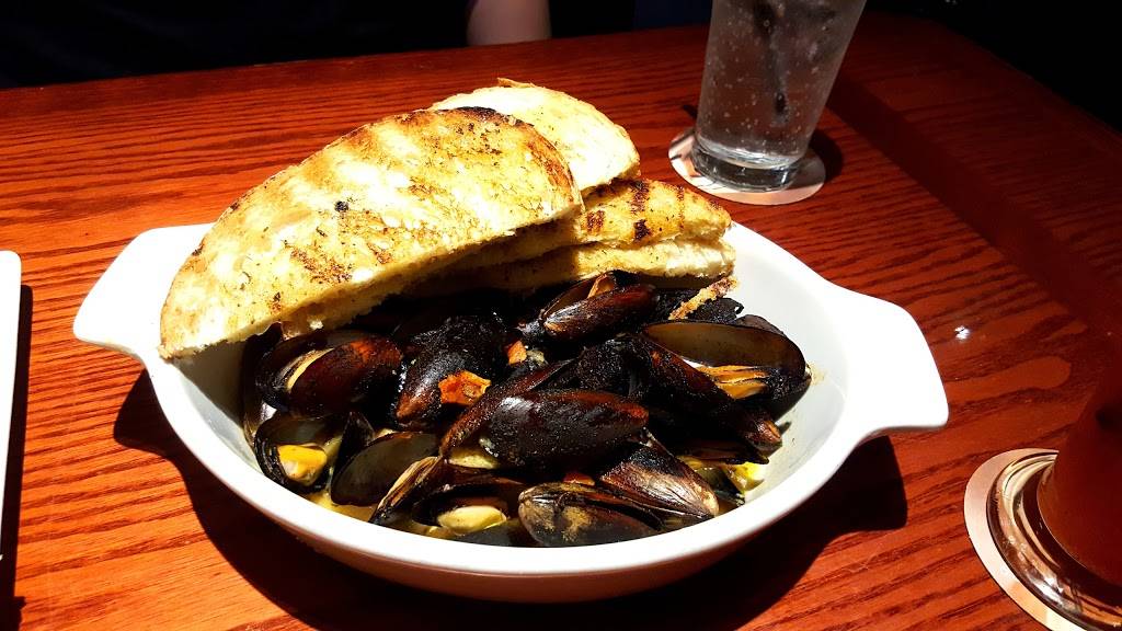 Red Lobster | restaurant | 606 West Sunrise Hwy., Valley Stream, NY 11581, USA | 5168250277 OR +1 516-825-0277