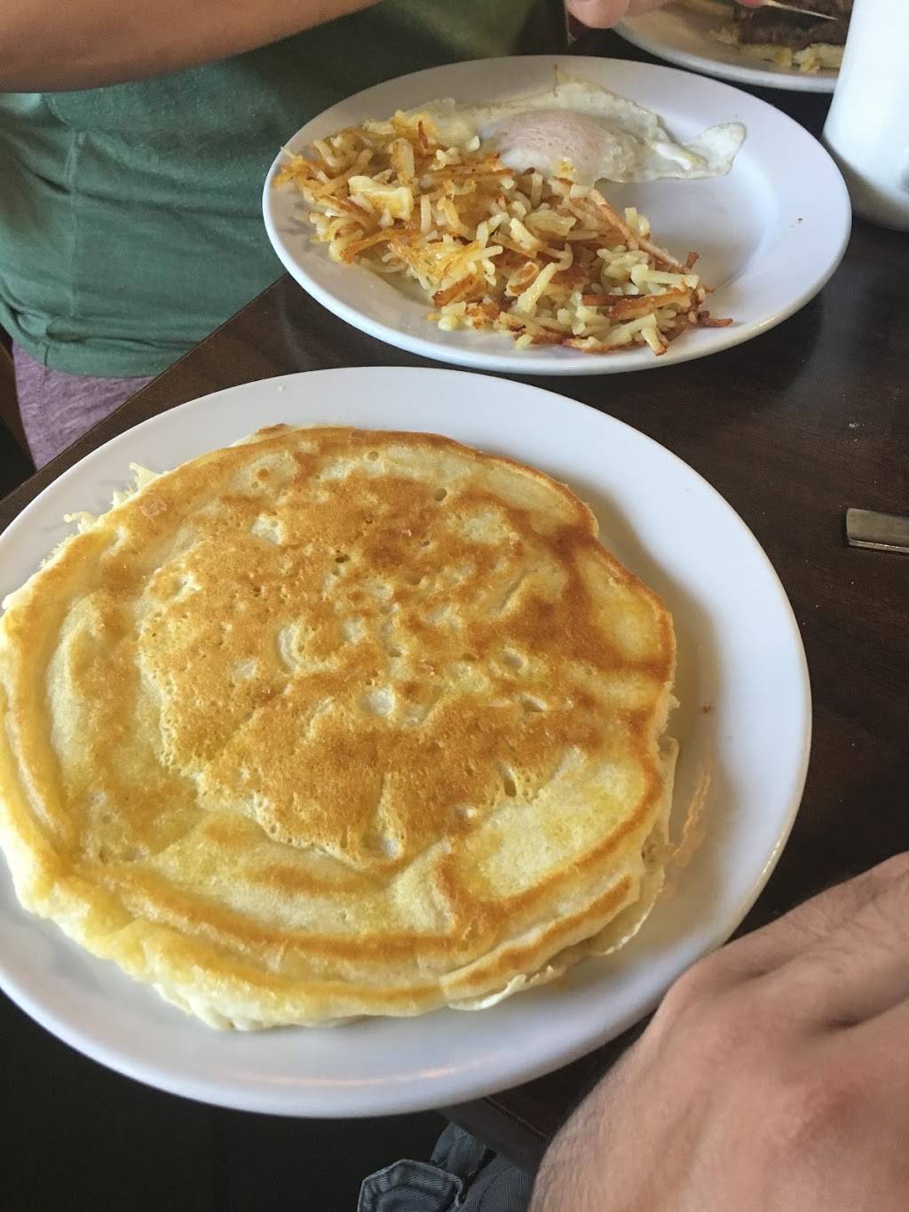 Leigh-Annes Restaurant | restaurant | 200 N Catawba St, Lancaster, SC 29720, USA | 8032856606 OR +1 803-285-6606