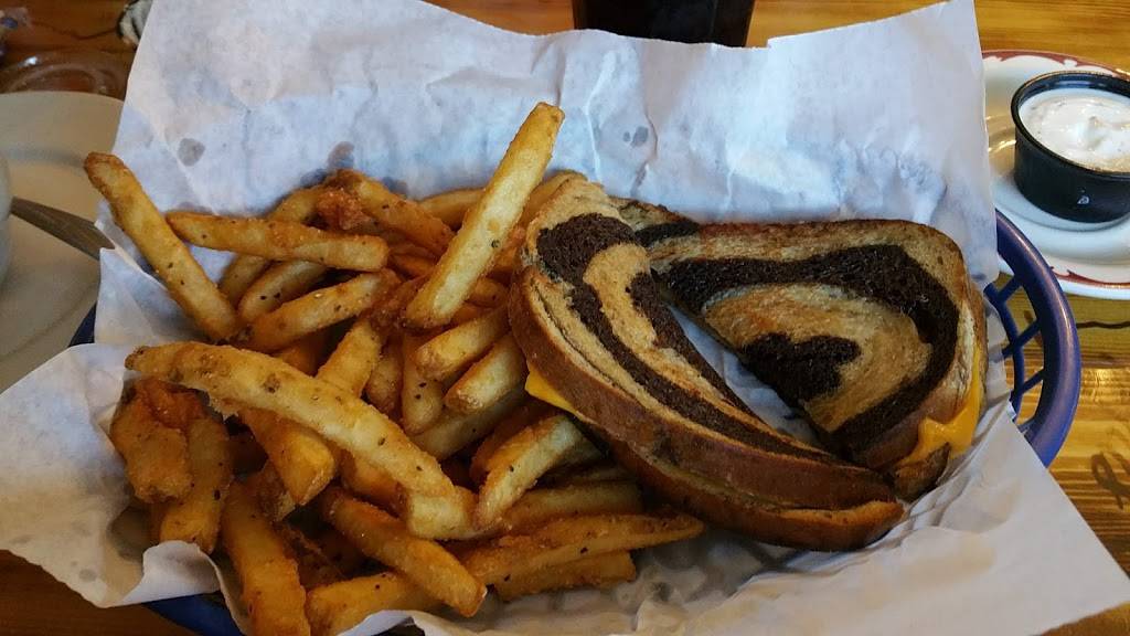 Saginaw Grand Lake Station | restaurant | 5300 MN-194, Saginaw, MN 55779, USA | 2187299266 OR +1 218-729-9266