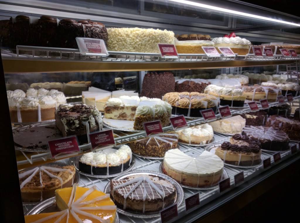 The Cheesecake Factory | restaurant | 160 S Green Valley Pkwy, Henderson, NV 89052, USA | 7022076372 OR +1 702-207-6372
