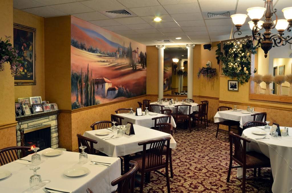 Roman Village Cucina Italiana | restaurant | 9924 Dix Ave, Dearborn, MI 48120, USA | 3138422100 OR +1 313-842-2100