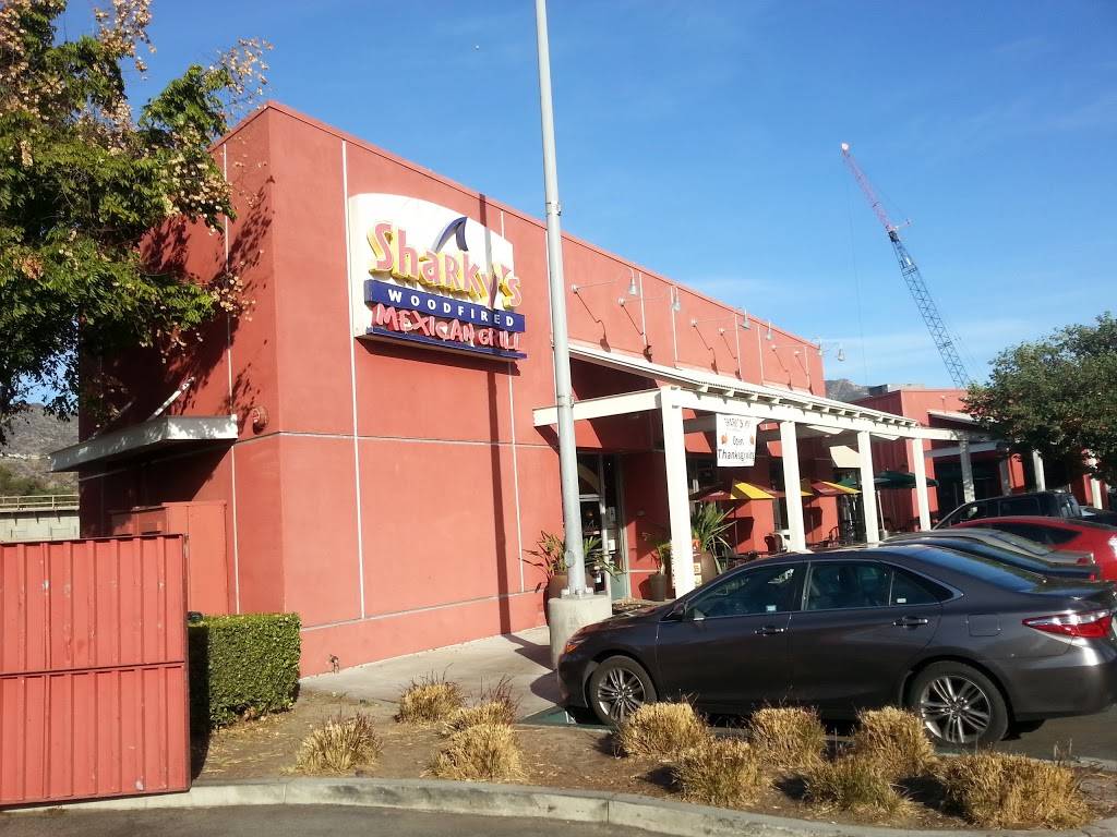 Sharkys Woodfired Mexican Grill | restaurant | 1791 N Victory Pl, Burbank, CA 91502, USA | 8188409080 OR +1 818-840-9080