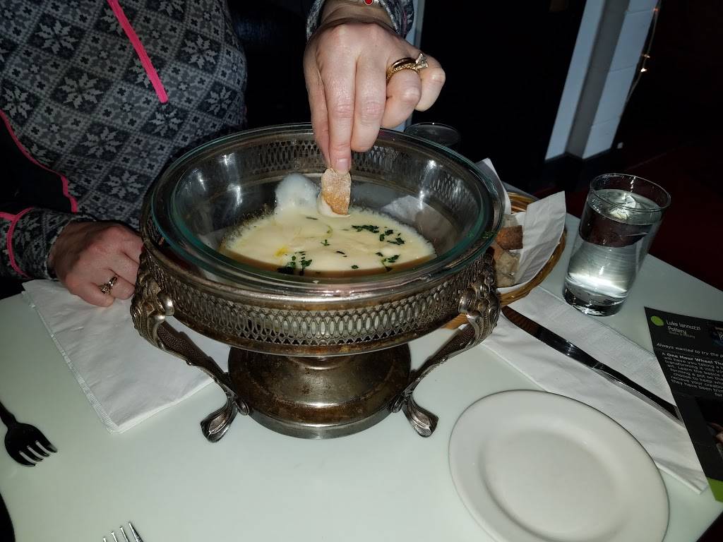 Chez Henri Restaurant & Bistro | restaurant | 80 Sugarbush Village Dr, Warren, VT 05660, USA | 8025832600 OR +1 802-583-2600