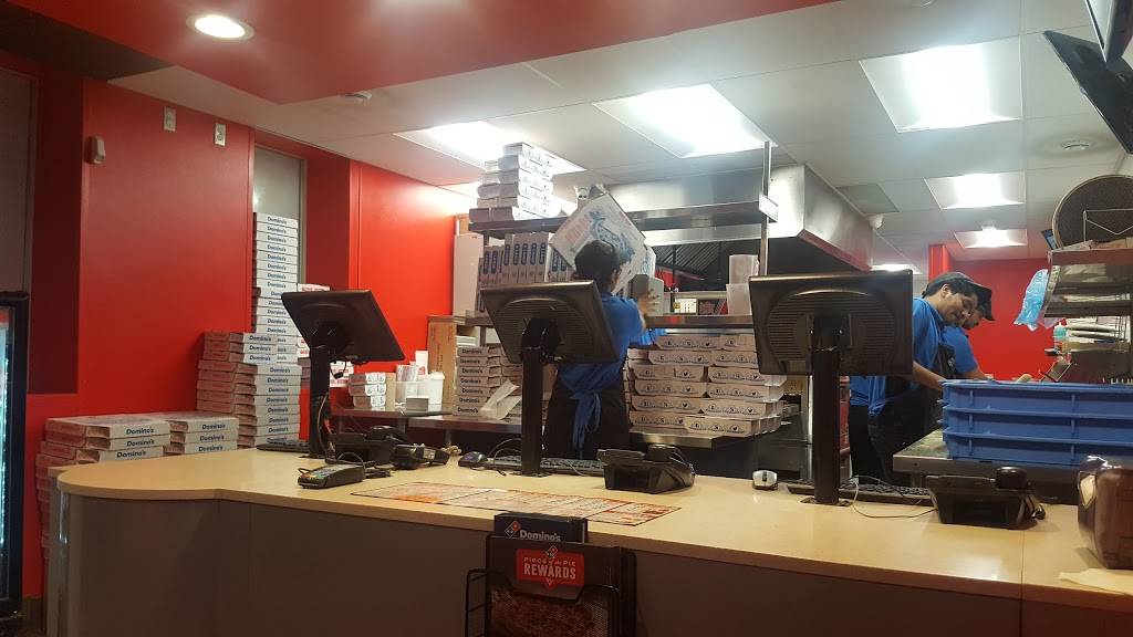 Dominos Pizza | meal delivery | 51 Niagara St, Toronto, ON M5V 1C3, Canada | 4163643939 OR +1 416-364-3939