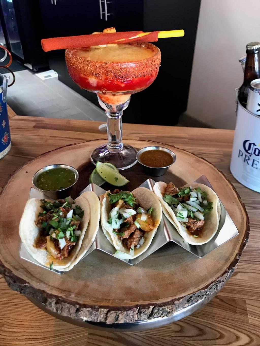 Ikonicks Burgers & Brew Co. | restaurant | 406 S Myrtle Ave, Monrovia, CA 91016, USA | 6263584888 OR +1 626-358-4888