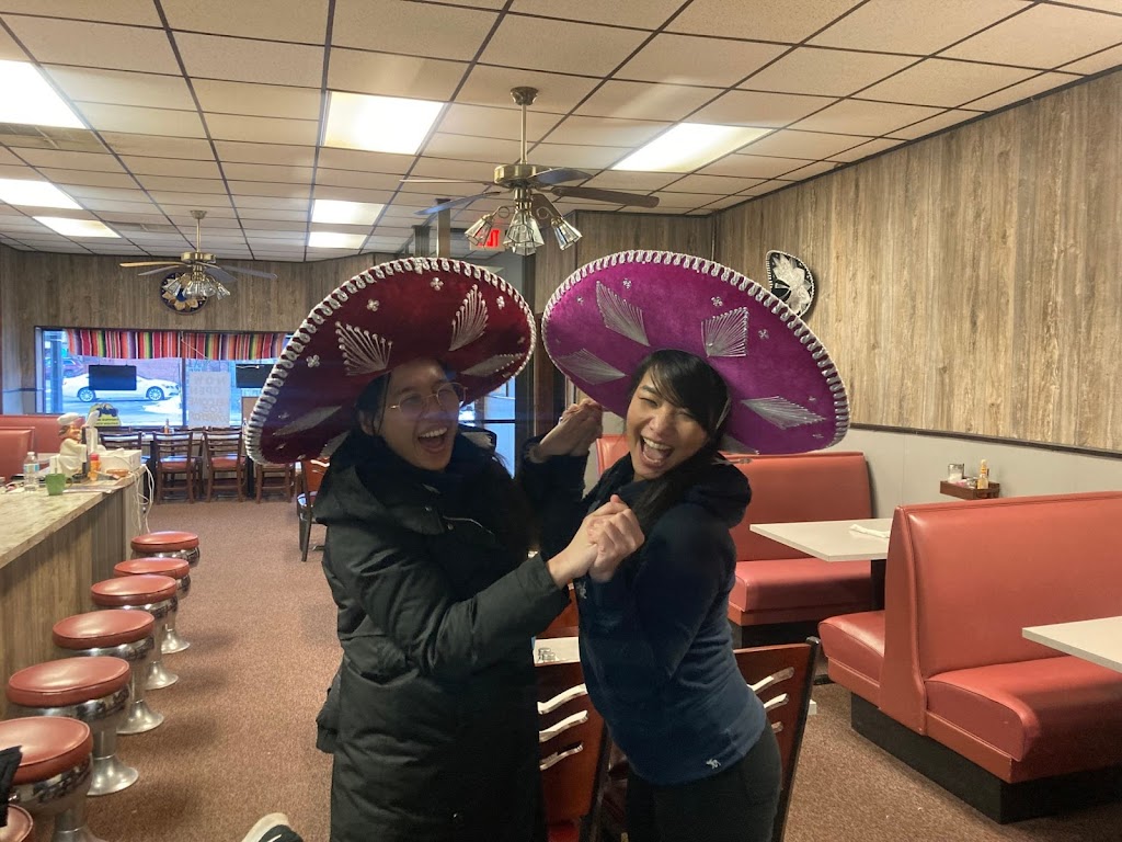 Los Sombreros Grill Restaurant | restaurant | 111 4th St, Baraboo, WI 53913, USA | 6084482858 OR +1 608-448-2858