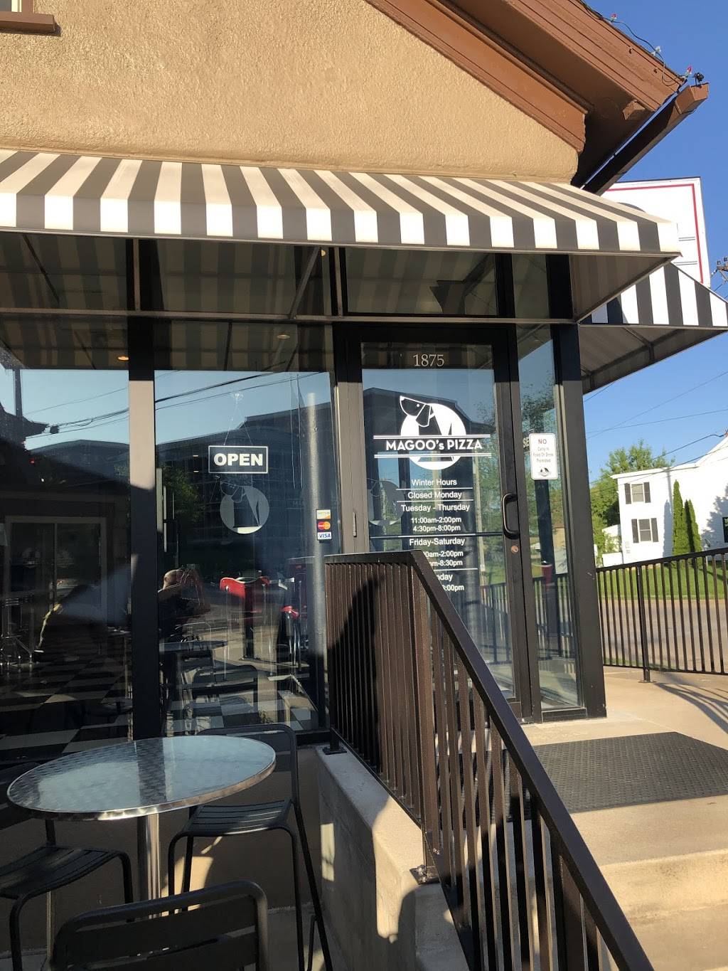 Magoos Pizza | restaurant | 1875 University Ave, Dubuque, IA 52001, USA | 5638450604 OR +1 563-845-0604