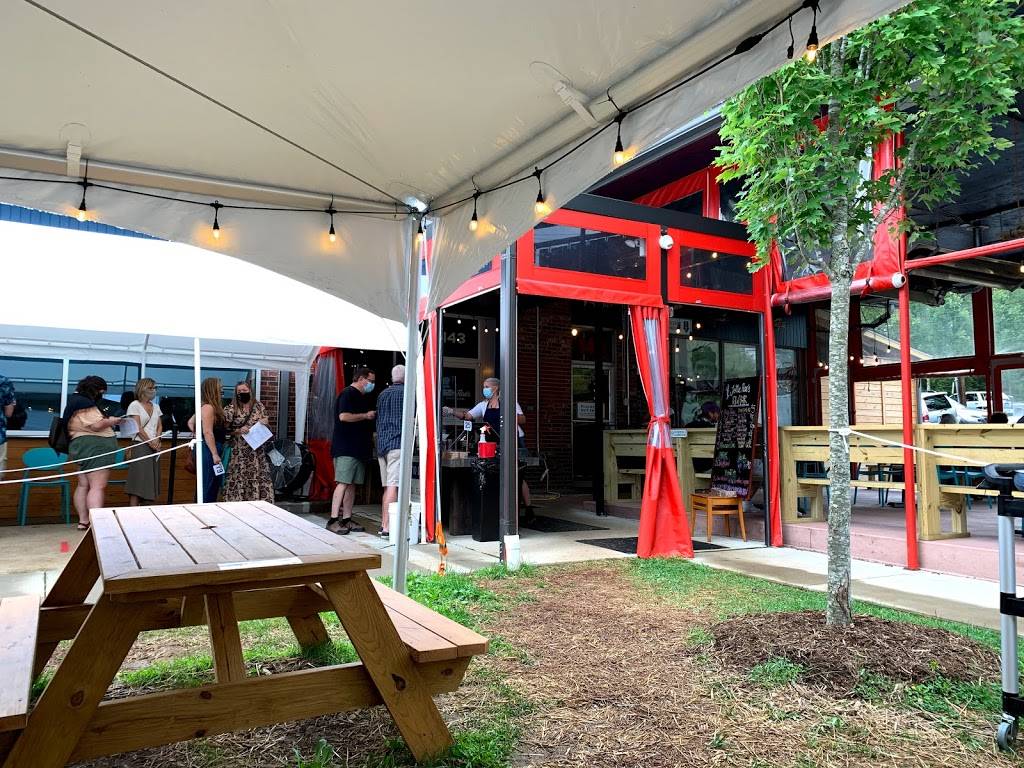 Jettie Raes Oyster House | restaurant | 143 Charlotte St, Asheville, NC 28801, USA | 8285054499 OR +1 828-505-4499