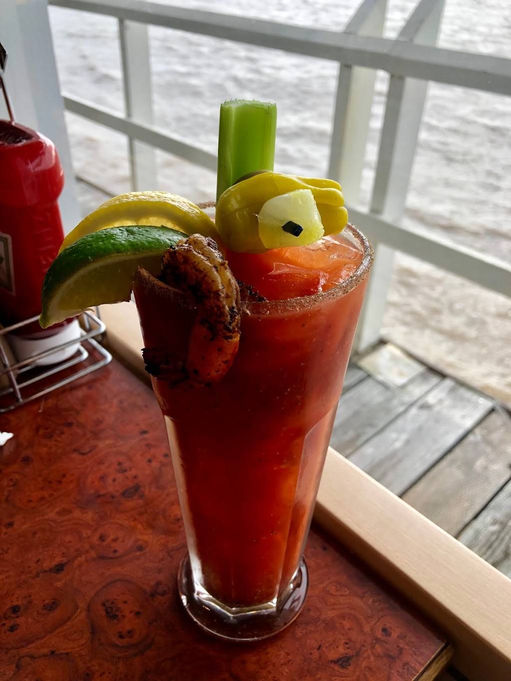 Woodies Café | restaurant | 25 Municipal Wharf, Santa Cruz, CA 95060, USA | 8314219410 OR +1 831-421-9410