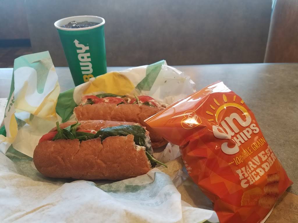 Subway | restaurant | 3022 Graham Rd, Stow, OH 44224, USA | 3306886142 OR +1 330-688-6142