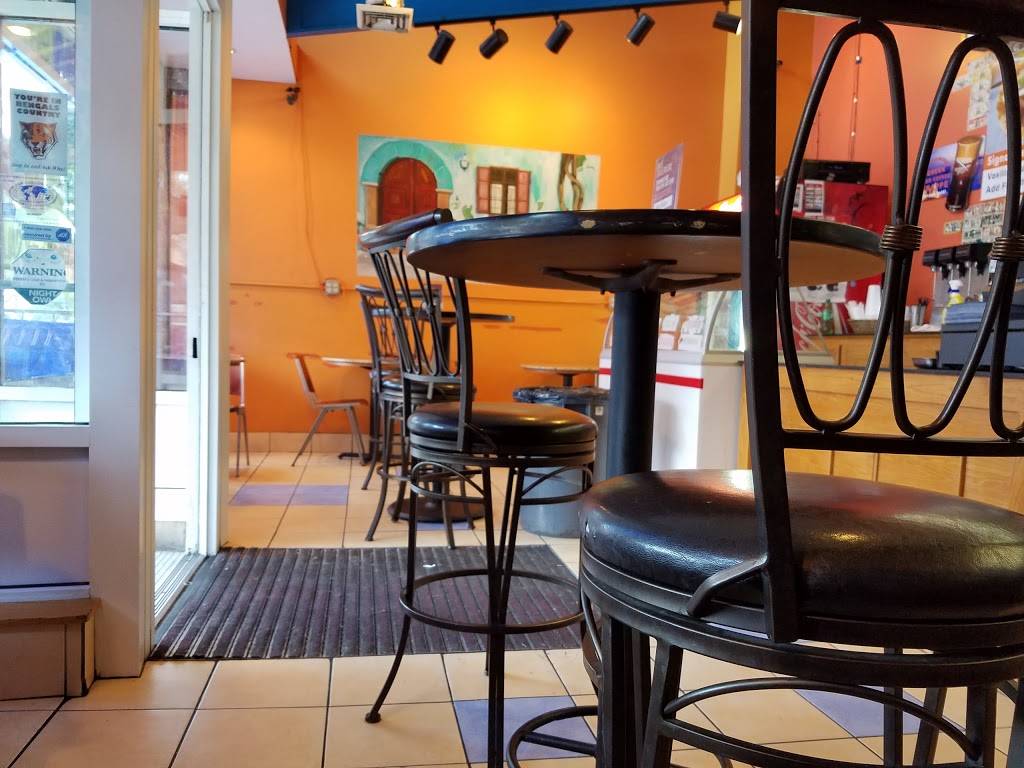 Vasilis Express | restaurant | 1066 Elmwood Ave, Buffalo, NY 14222, USA | 7168864976 OR +1 716-886-4976