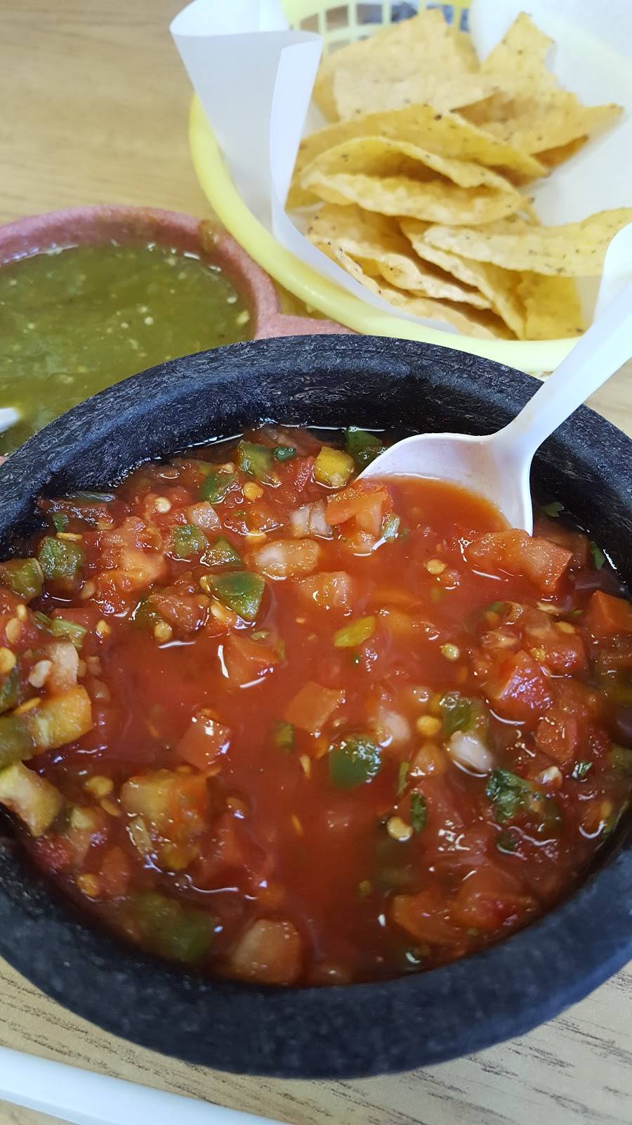 Taquería El Charro I | meal delivery | 6661 N Clark St, Chicago, IL 60626, USA | 7737437056 OR +1 773-743-7056