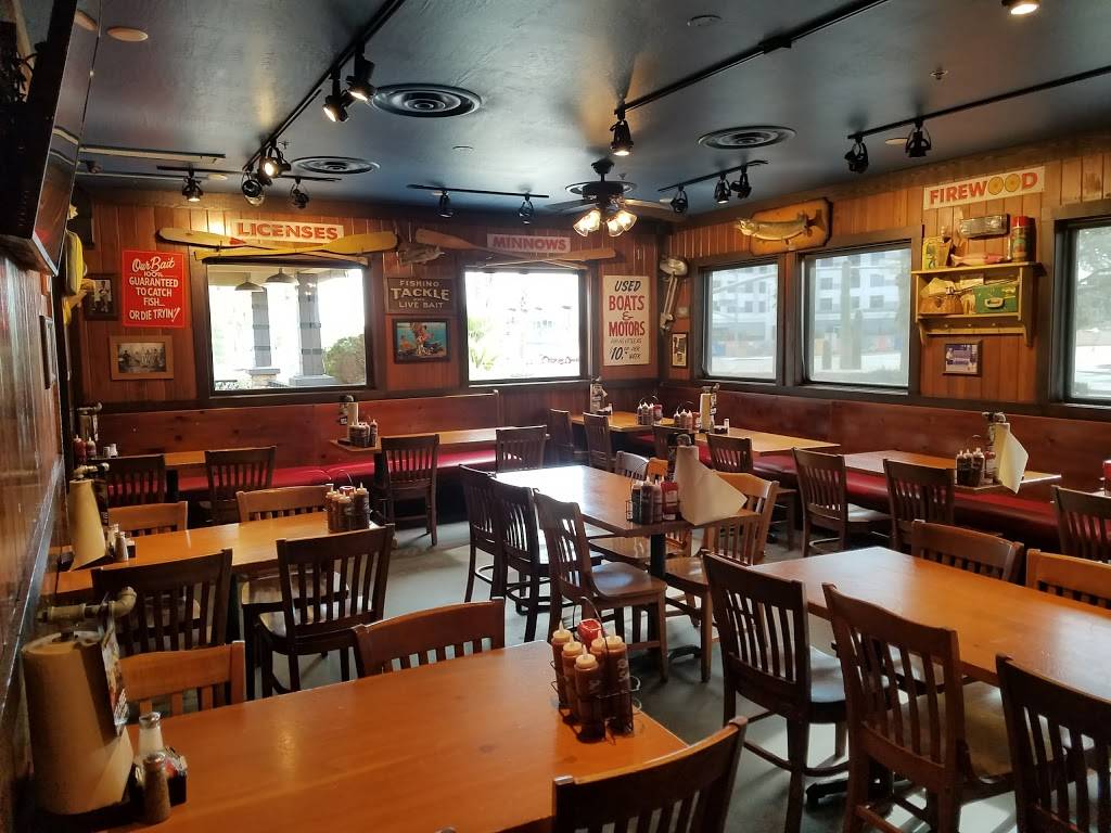 Famous Daves Bar-B-Que | restaurant | 3250 W Frye Rd, Chandler, AZ 85226, USA | 4807821212 OR +1 480-782-1212