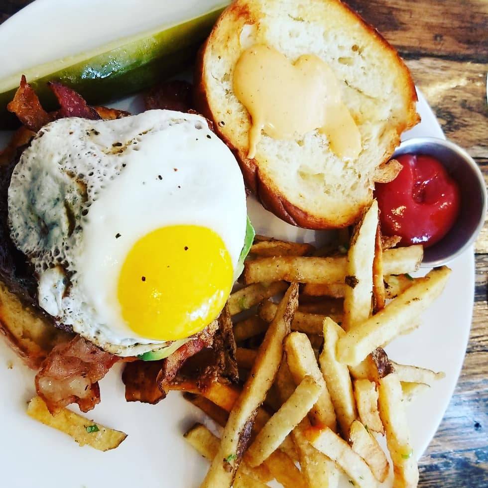 On Point Bistro | restaurant | 1200 Point Breeze Ave, Philadelphia, PA 19146, USA | 2676393318 OR +1 267-639-3318