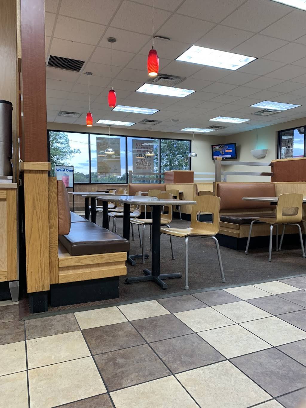 Wendys | restaurant | 640 Dixie Lee Ave, Monteagle, TN 37356, USA | 9319245122 OR +1 931-924-5122
