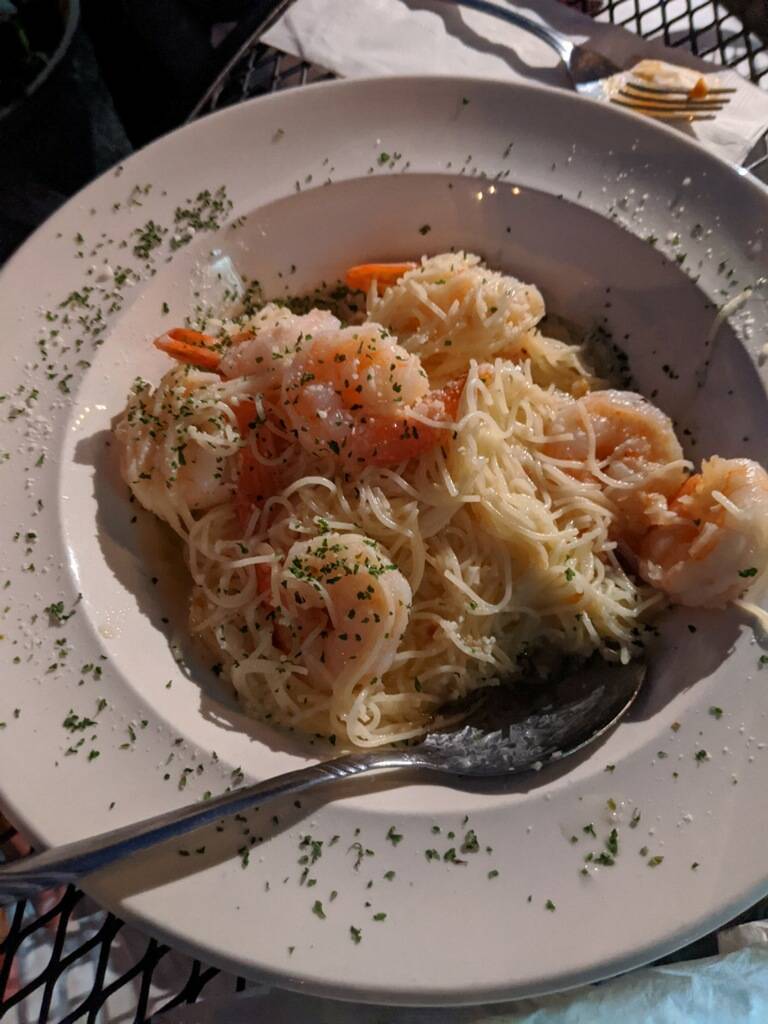 Rintronas Bistro | restaurant | 470 French Rd, Utica, NY 13502, USA | 3158648050 OR +1 315-864-8050