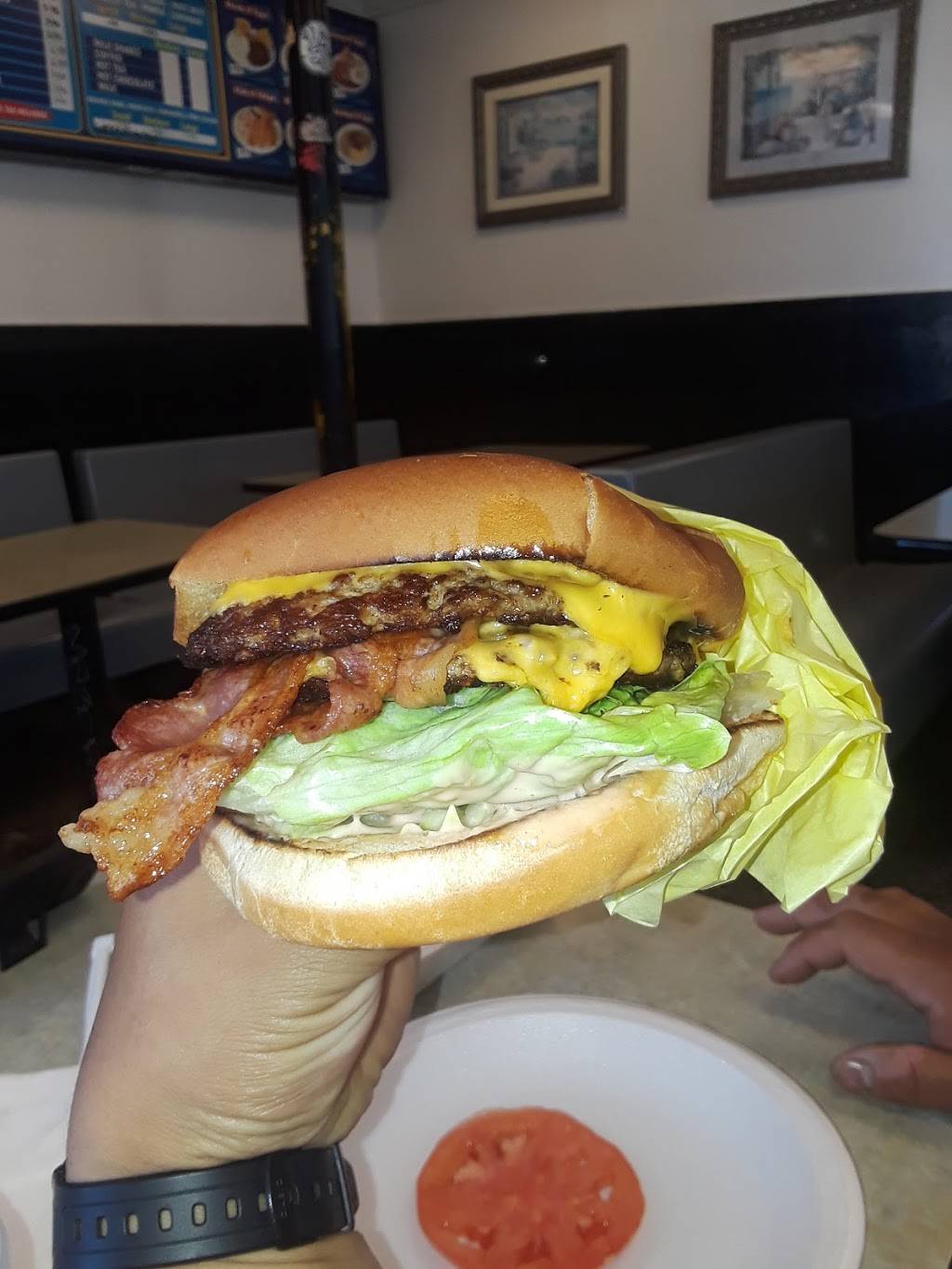 Bills Drive In | restaurant | 1664 E Florence Ave, Los Angeles, CA 90001, USA | 3235879732 OR +1 323-587-9732