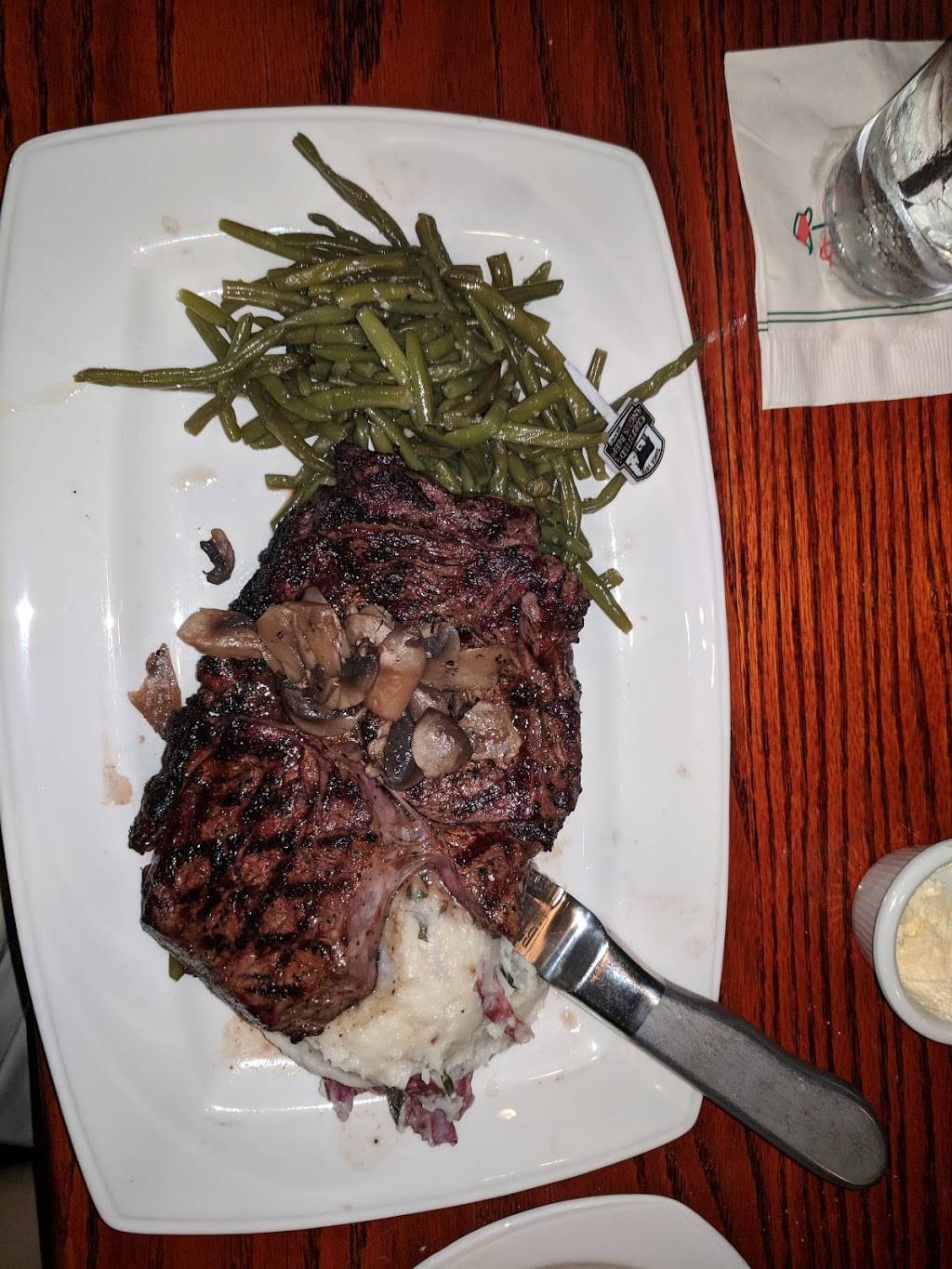 Sam Sneads Oak Grill & Tavern | restaurant | 7 Sylvester C. Formey Dr, Savannah, GA 31408, USA | 9129630797 OR +1 912-963-0797