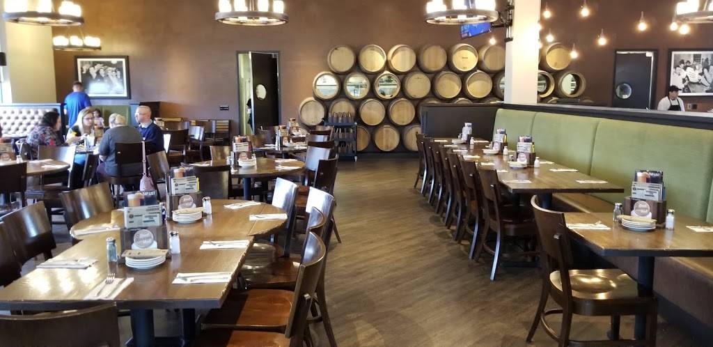 The Tavern Grill | restaurant | 3561 Lexington Ave N, Arden Hills, MN 55126, USA | 6514784450 OR +1 651-478-4450