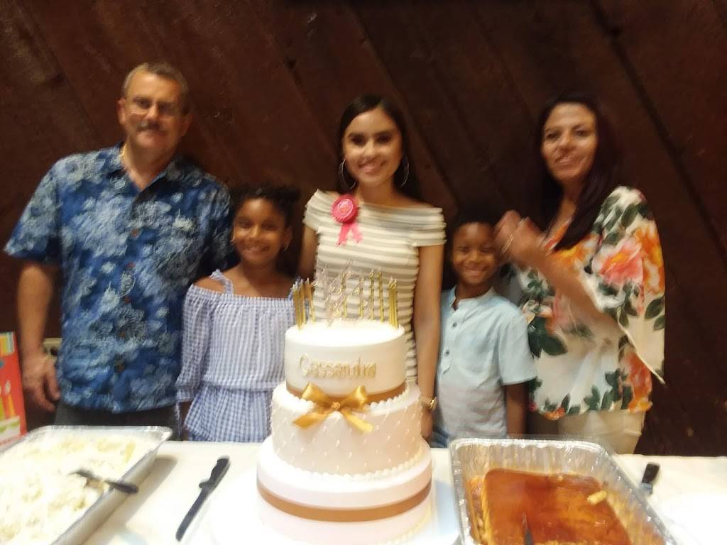 Grand Tequila Bar & Grill | restaurant | 1334 Grand Ave, Waukegan, IL 60085, USA | 2246373389 OR +1 224-637-3389