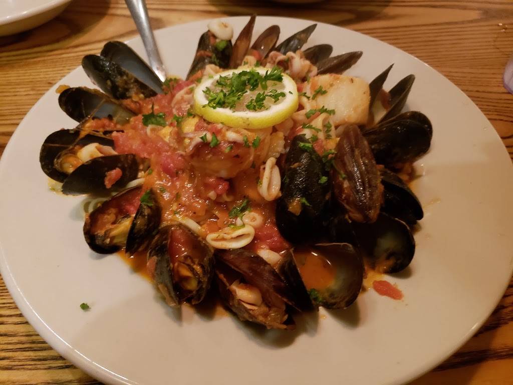 Tunxis Grill & Pizzeria | restaurant | 3 Tunxis St, Windsor, CT 06095, USA | 8606886429 OR +1 860-688-6429