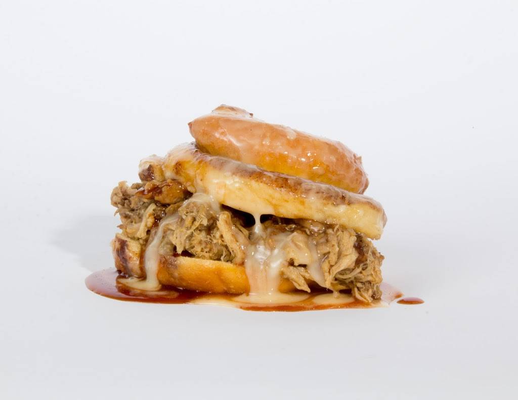 Yummies Donuts & BBQ | bakery | 2001 S Tamiami Trail, Venice, FL 34293, USA | 9414937170 OR +1 941-493-7170