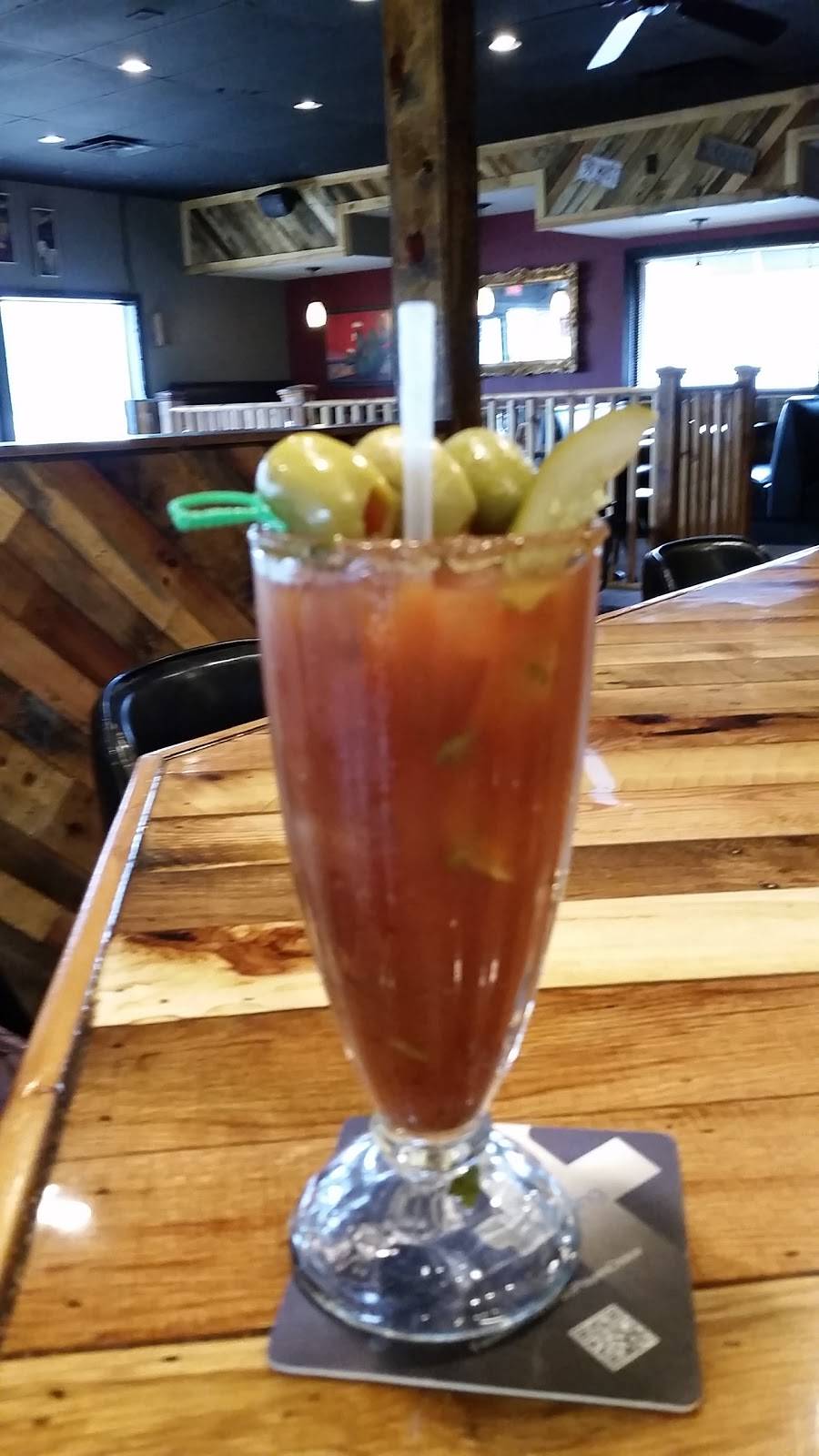 Shooters / Diamond Daves | restaurant | 518 W Jackson St, Macomb, IL 61455, USA | 3094210539 OR +1 309-421-0539