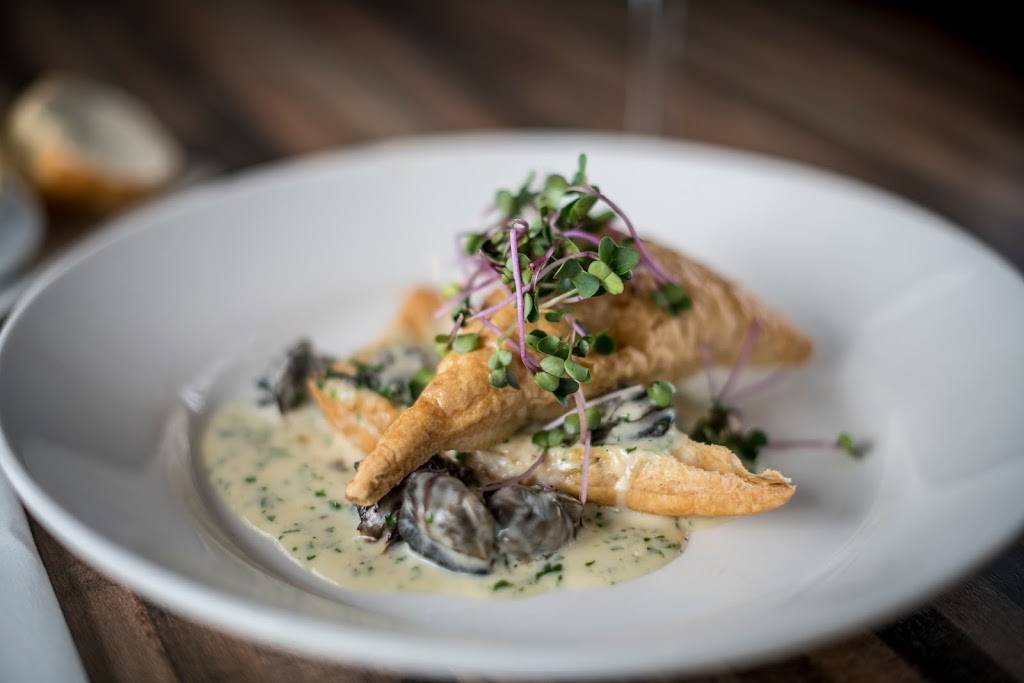 Kaline Resto Pub | restaurant | 3280 Rue Laval, Lac-Mégantic, QC G6B 1A4, Canada | 8195824242 OR +1 819-582-4242