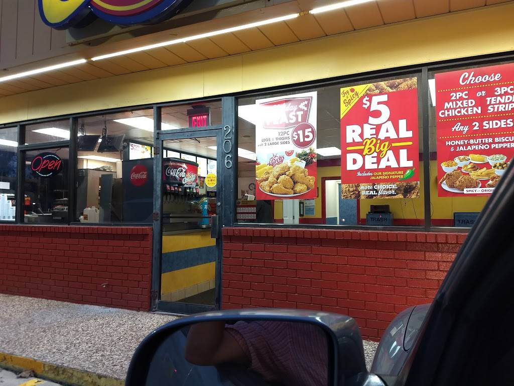 Churchs Chicken | restaurant | 209 W Rio Grande St, Victoria, TX 77901, USA | 3615783232 OR +1 361-578-3232