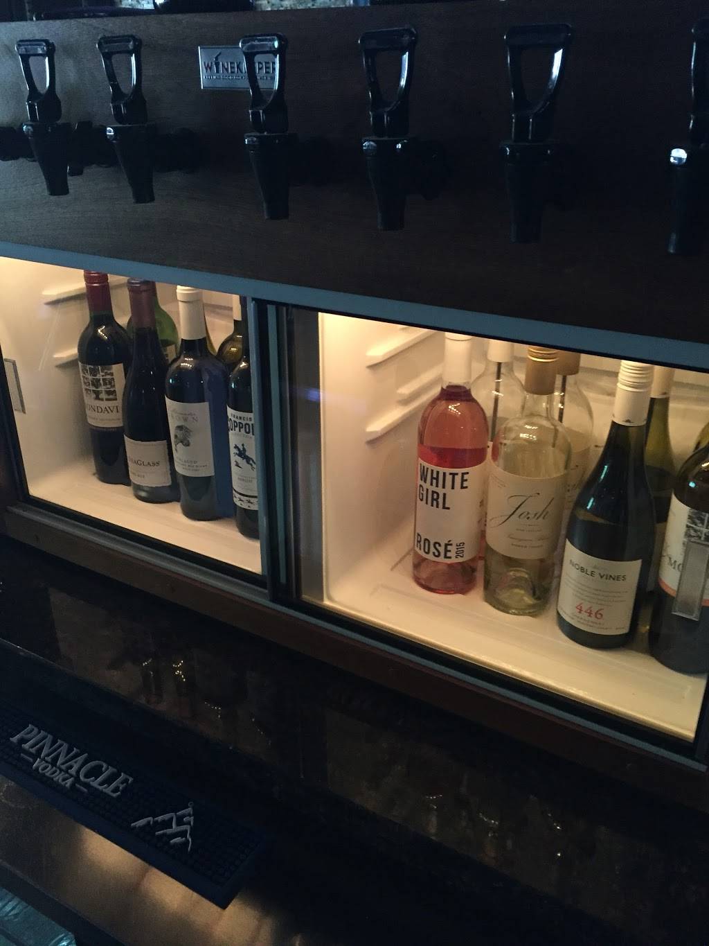 1724 Downtown Bar & Grill | restaurant | 1724 Market St, Redding, CA 96001, USA | 5307681571 OR +1 530-768-1571