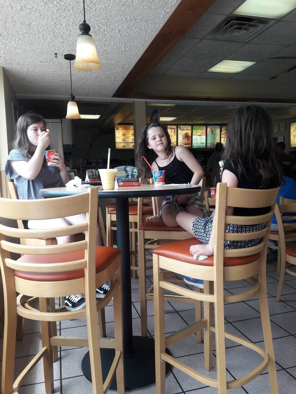 Dairy Queen | restaurant | 318 N Main St, Doylestown, PA 18901, USA | 2153451775 OR +1 215-345-1775