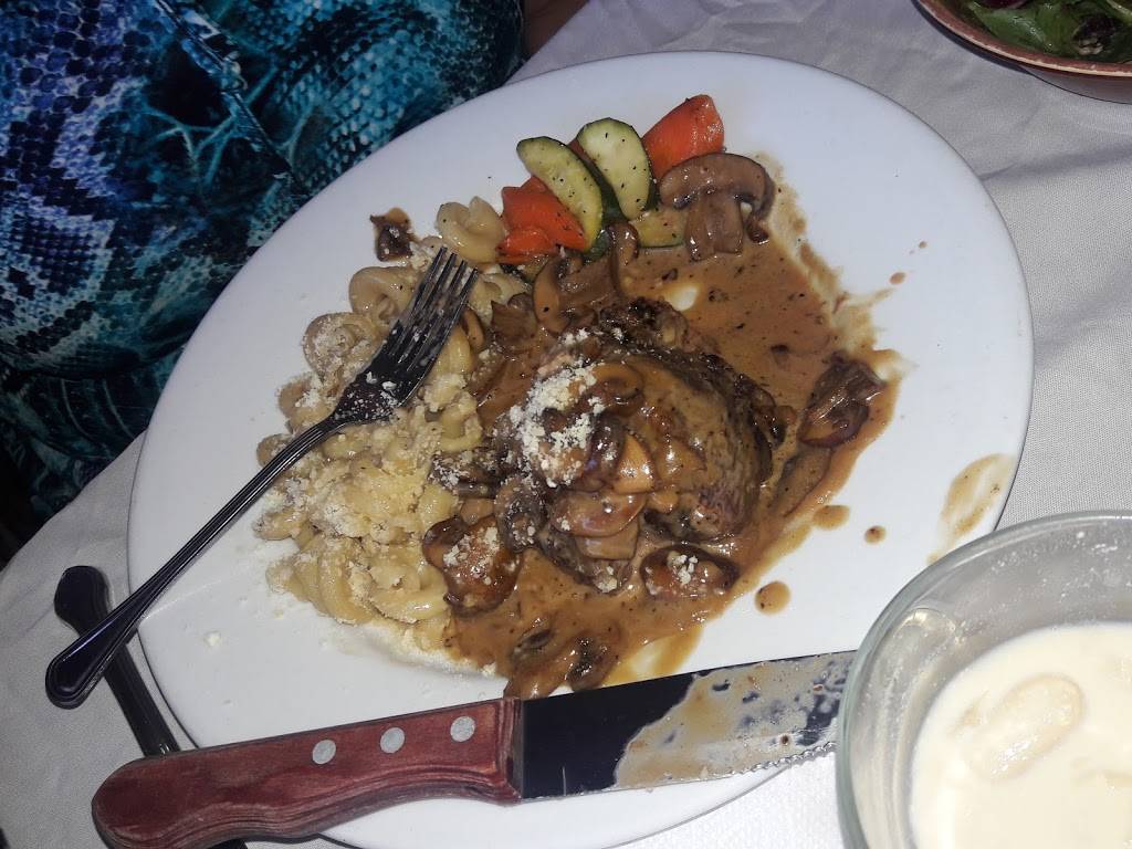 Carmines Trattoria | restaurant | 242 E Washington St, Walterboro, SC 29488, USA | 8437823248 OR +1 843-782-3248