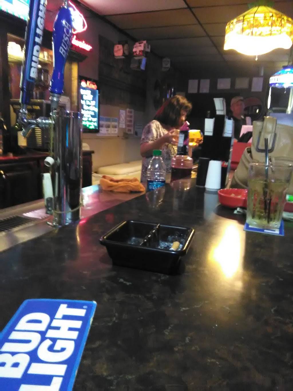 The Alley Tavern | restaurant | 10 W Chestnut St, Butler, MO 64730, USA | 6602007345 OR +1 660-200-7345